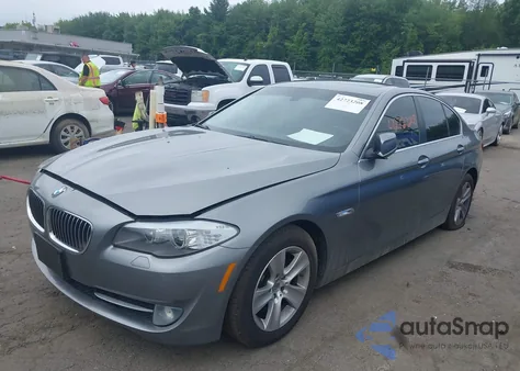 2013 BMW 528I xDrive z USA, uszkodzony, nr VIN WBAXH5C53DDW16623